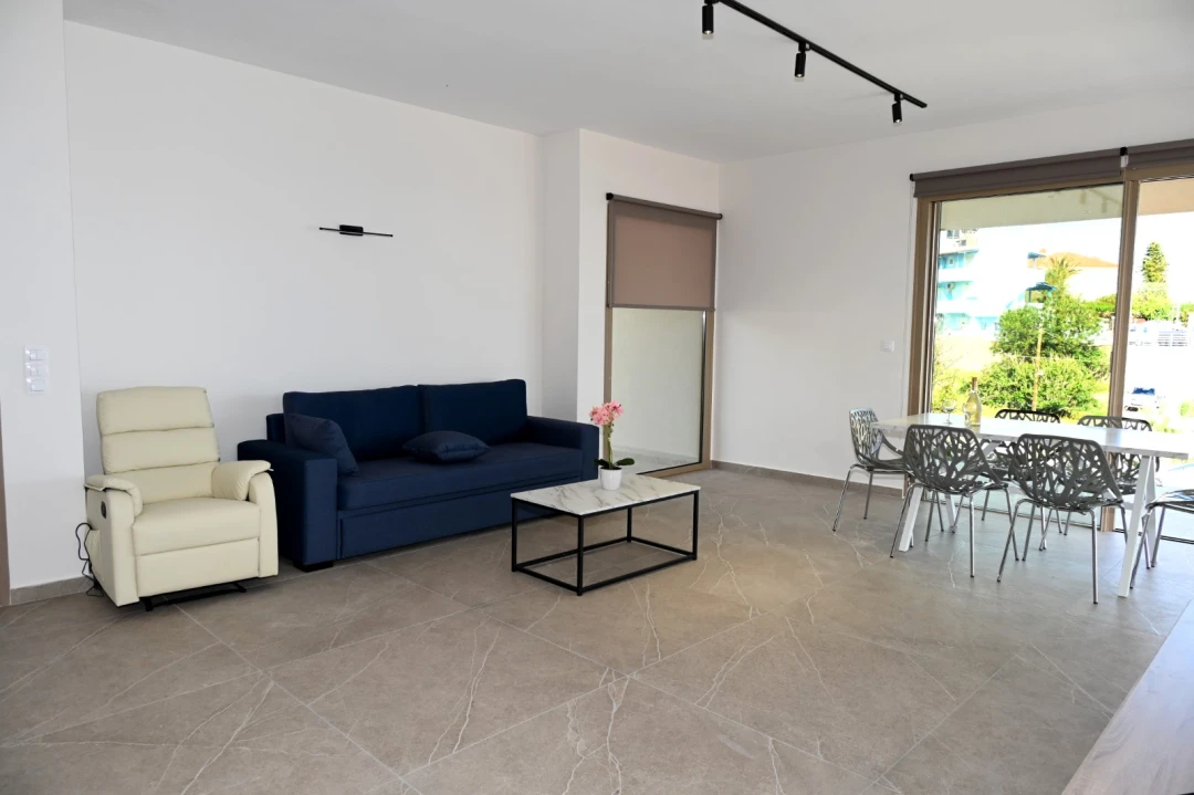 Dimitris-4_1080